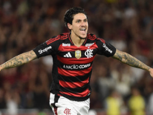 Avassalador, Flamengo atropela o Vitória e impõe a maior goleada da era dos pontos corridos do Brasileirão