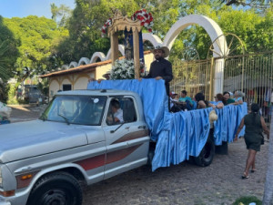 Imagem histórica de Nossa Senhora das Dores percorre ruas de Juazeiro do Norte