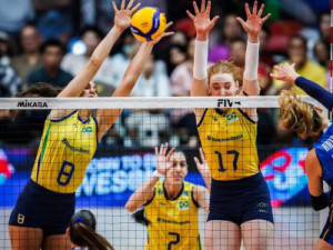 Brasil luta, mas é derrotado pela Itália na semifinal do Mundial feminino de vôlei