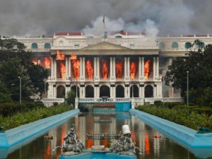 Esposa de ex-primeiro ministro do Nepal morre após ser queimada viva em onda de protestos no país