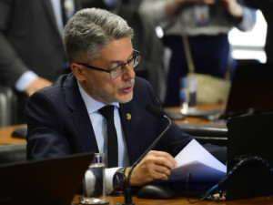 Com parecer contrário, PEC da Blindagem vai para pauta e deve ser rejeitada: 'Quero enterrar', diz presidente da CCJ