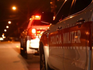 Homem que matou irmã, fez a mãe de refém e tirou a própria vida tinha arsenal em casa, diz polícia