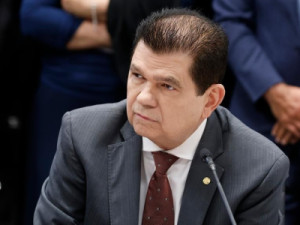 Mauro Filho sofre AVC e é internado em Fortaleza