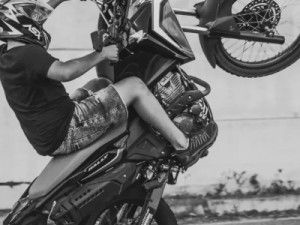 Adolescente de 14 anos morre em acidente após 'dar grau' em moto em Bezerros