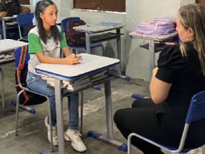 Prefeitura de Barbalha garante acompanhamento de intérprete de libras para alunos 100% surdos