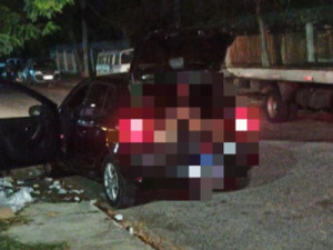 Seis corpos são encontrados em carro, em Jacarepaguá