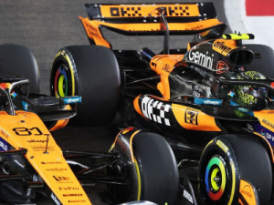 McLaren sela título, mas clima entre pilotos azeda em Singapura