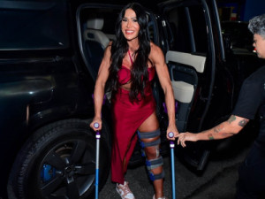 Modelo Gracyanne Barbosa é assaltada na Barra Olímpica e tem carro levado por bandidos