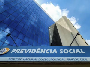 INSS notifica quatro milhões de beneficiários para fazer prova de vida e evitar bloqueio de pagamento