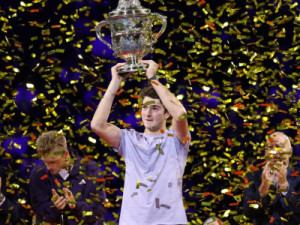 João Fonseca é campeão do ATP 500 da Basileia e conquista maior título de um brasileiro desde Guga