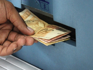 Prefeito de Barbalha antecipa a segunda parcela do 13º salário para o Dia do Servidor Público