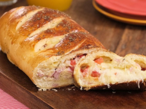 O pão recheado é uma sugestão prática e econômica para o lanche da tarde