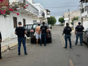 Homem apontado como 'guardião' de armas do PCC no interior do Ceará é preso