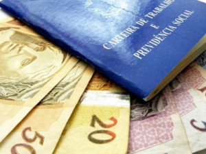 Ainda não recebeu o 13º salário? Saiba o que fazer