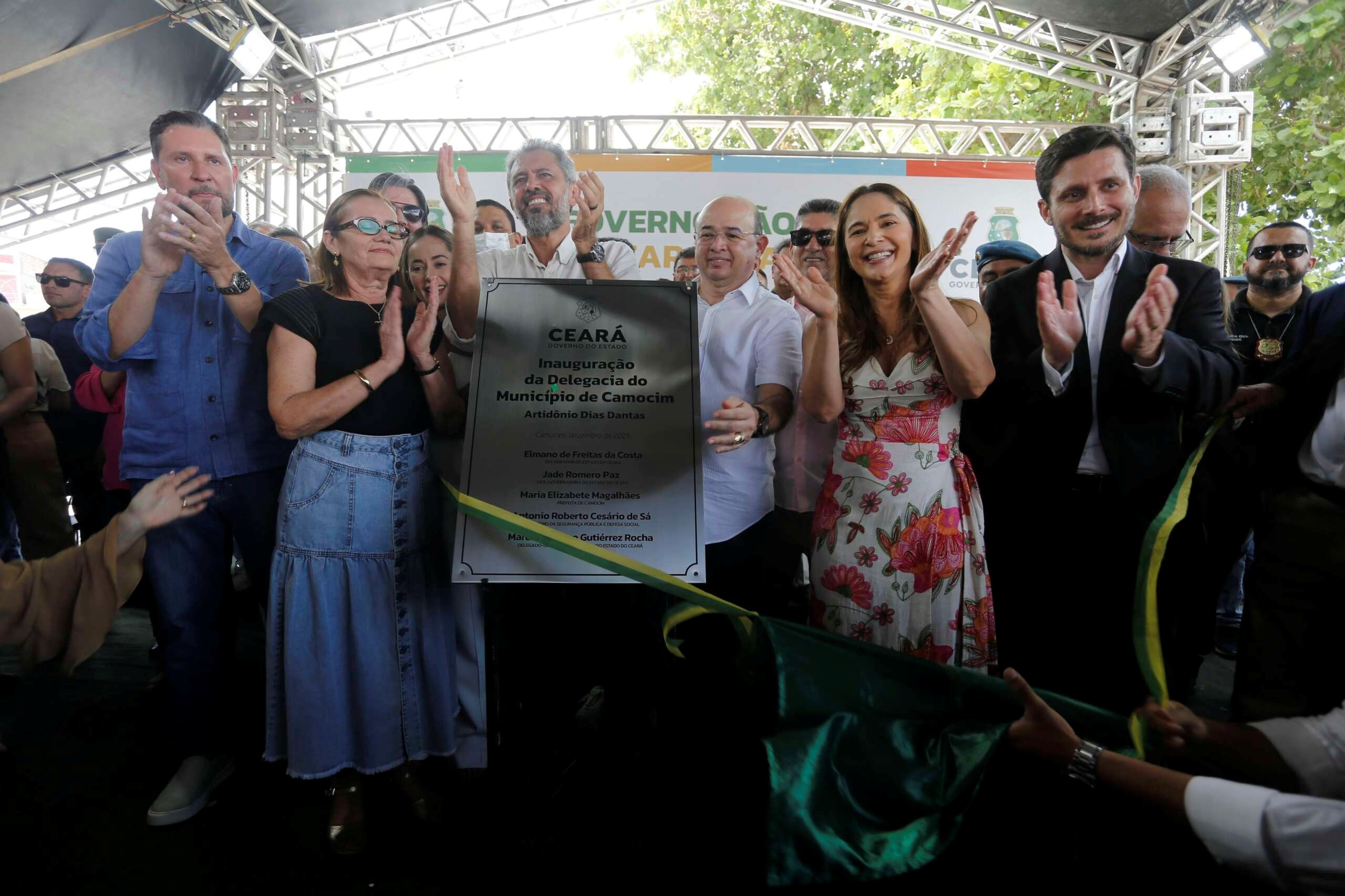 Com investimento de R$ 4,7 milhões, Governo do Ceará inaugura Quartel dos Bombeiros, Delegacia e areninha em Camocim