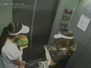 Criminosas se vestem como atletas de beach tennis, invadem prédio de luxo em Fortaleza e roubam relógios