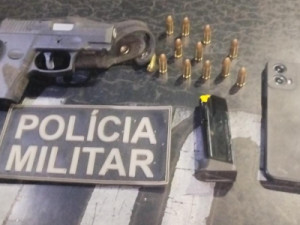 Homem embriagado com arma de fogo municiada ameaçando a mulher é preso em Barbalha