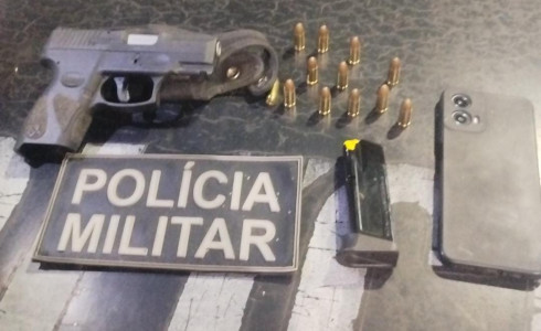 Homem embriagado com arma de fogo municiada ameaçando a mulher é preso em Barbalha