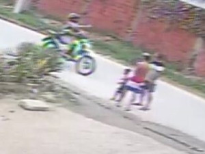 Homem é assassinado enquanto passeava com criança no Ceará