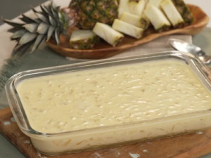 Gelado de abacaxi fácil