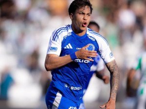 Aston Villa anuncia a contratação de Alysson, ex-Grêmio