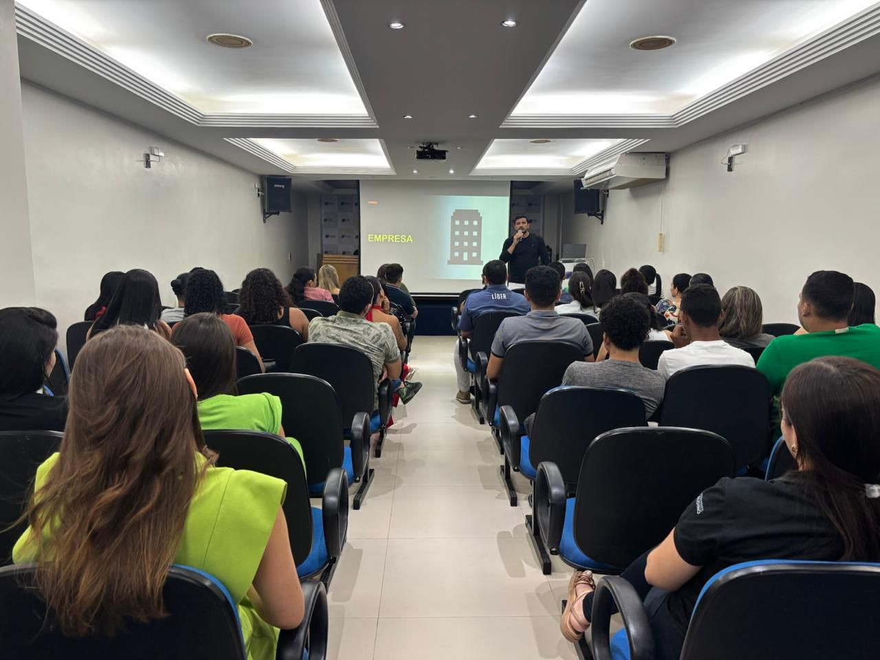 CDL Juazeiro do Norte promove palestra sobre estratégias para impulsionar resultados empresariais.