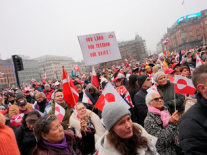 Europeu deve congelar acordo comercial com EUA em retaliação às ameaças de Trump