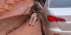 Homem passa madrugada com cabeça atolada entre barro e roda de carro em MG