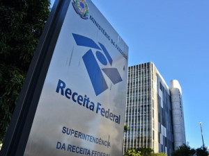 Receita Federal arrecada R$ 5 bilhões em 2025, apesar da queda nas encomendas internacionais