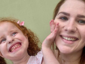 Menina de 6 anos tem síndrome ultrarrara com menos de 40 casos registrados no mundo