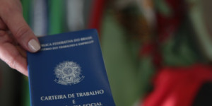 Desemprego cai em 6 estados brasileiros no 4º trimestre de 2025, diz IBGE