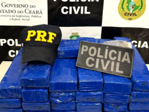 PC e PRF interceptam carro e apreendem 20 quilos de maconha em Farias Brito