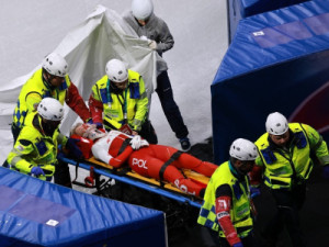 Polonesa é atingida por lâmina no rosto e sofre grave acidente nas Olimpíadas de Inver-no