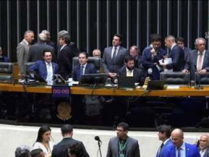 Câmara aprova PL antifacção, mas barra tributação de bets para financiar segurança pública