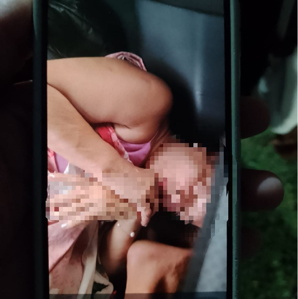 Filho recebeu foto da mãe e pintor presos no porta-malas do carro em sequestro que durou de 12h: 'iam matar, iam queimar'
