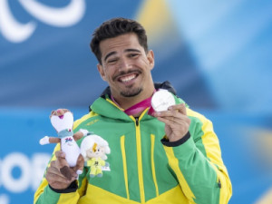 Brasil encerra Paralimpíadas de Inverno em 23º lugar e com medalha histórica em Milano-Cortina