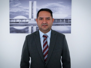 Onde está Bebeto? Político apontado como chefe de esquema de fraude a licitações no CE está foragido há mais de 1 ano