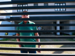 Moraes expede alvará para prisão domiciliar de Bolsonaro; documento oficializa transferência após alta hospitalar