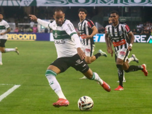 Santa Cruz acerta contratação do atacante Everaldo, ex-Corinthians, Fluminense e Sport