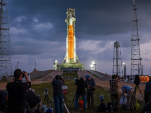 Nasa lança missão tripulada histórica à lua após 50 anos