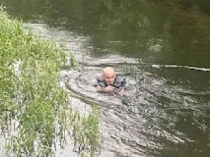 Bandido pula em rio tentando fugir da PM, mas é detido