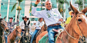 Entrada de Caiado na corrida presidencial atrai o agronegócio e esfria adesão a Flávio Bolsonaro
