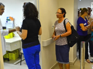 Gripe avança mais cedo e internações de idosos disparam no Brasil