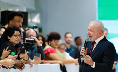 Lula diz que vai incluir estudantes com pendências no Fies em programa de renegociação