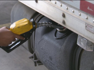 Preço do diesel no Brasil cai pela primeira vez desde o início do conflito no Oriente Médio, mostra ANP