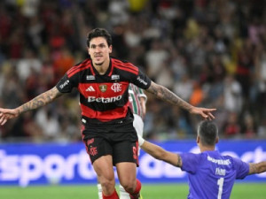 Fluminense reage tarde, e Flamengo vence clássico com brilho de Pedro