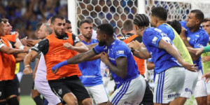 Atlético-MG e Cruzeiro lideram ranking de expulsões entre os times da Série A; veja