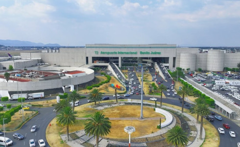 Copa do Mundo: aeroporto tem vazamento de esgoto e desabamente de parte do teto às vésperas do mundial