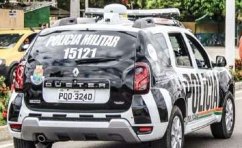 Denúncia popular leva polícia a perseguir e prender homem armado em Juazeiro