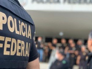 Operação da Polícia Federal cumpre mandados de prisão e busca e apreensão no Ceará